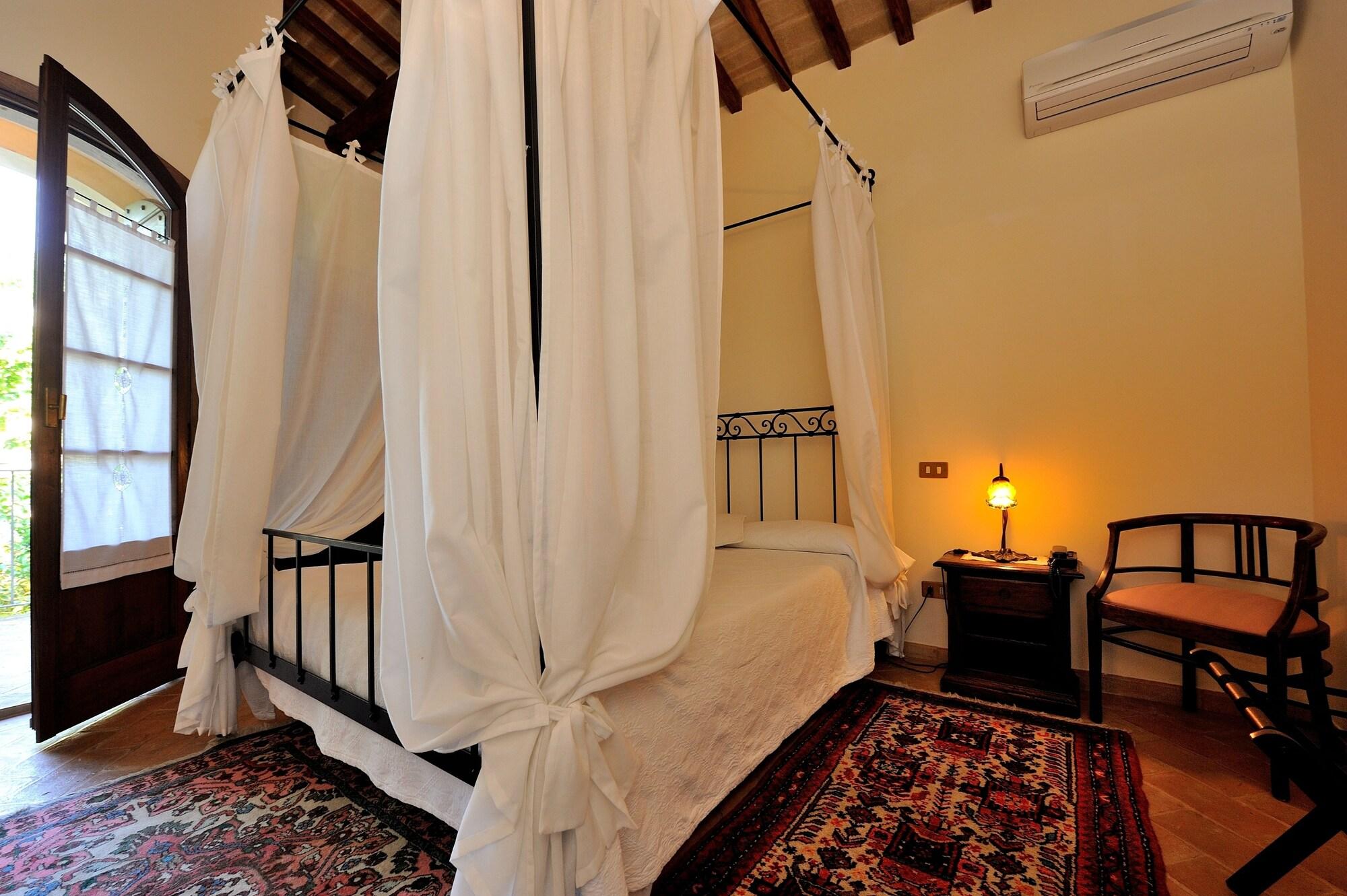 Ripa Relais Colle Del Sole Villa Torchiagina Exterior photo
