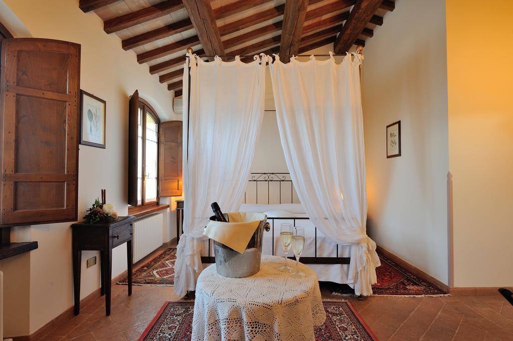 Ripa Relais Colle Del Sole Villa Torchiagina Exterior photo