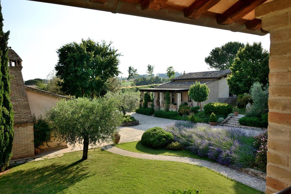Ripa Relais Colle Del Sole Villa Torchiagina Exterior photo